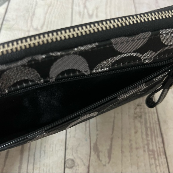 Coach Black Silver Signature Monogram Canvas Stripe Wristlet Wallet Metallic EUC - Picture 13 of 16